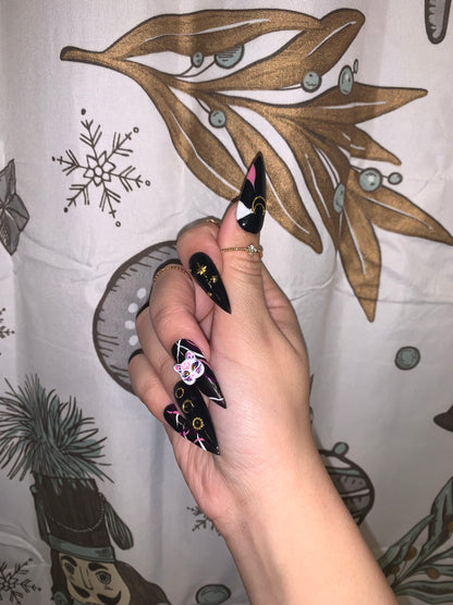 Black & White Kitsune Press On Nails